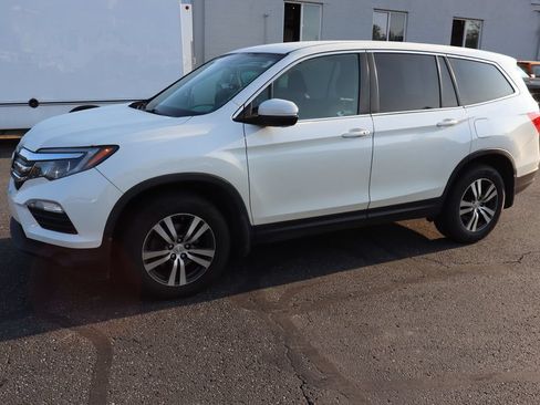 Used 2018 Honda Pilot EX image 2