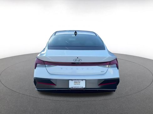 Used 2025 Hyundai Elantra Limited image 11