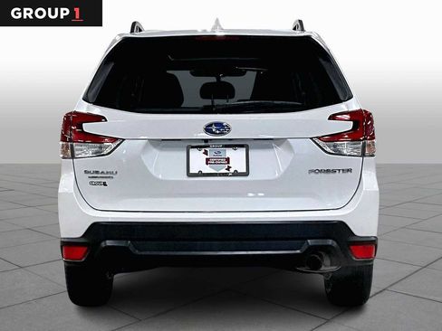 Used 2023 Subaru Forester Premium image 5