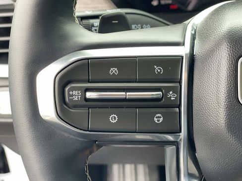 Used 2026 GMC Acadia Denali w/ Super Cruise Package FWD image 11