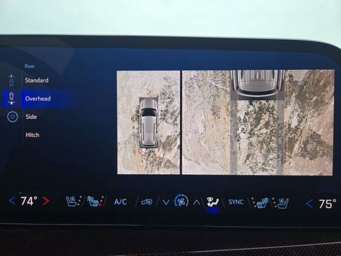 Used 2025 Chevrolet Traverse RS image 41