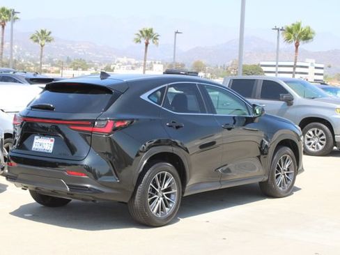 Certified 2025 Lexus NX 250 FWD w/ Accessory Package (Z1) image 21