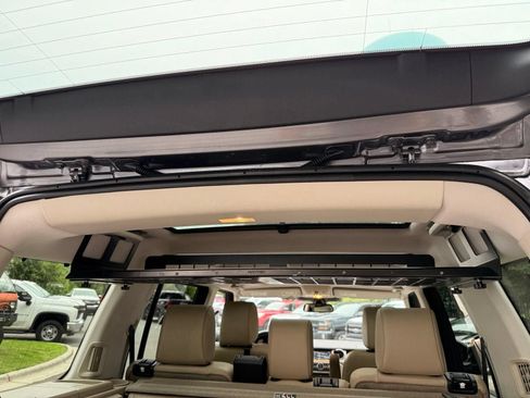 Used 2014 Land Rover LR4 HSE AWD/4WD image 18