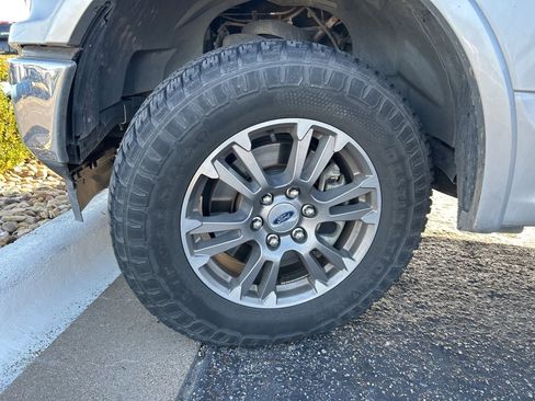 Used 2019 Ford F150 Lariat image 7