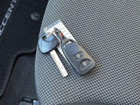 Used 2014 Hyundai Accent GS image 24