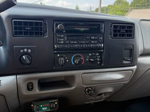Used 2003 Ford F250 XLT AWD/4WD image 13