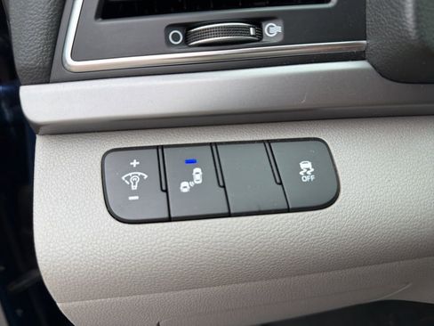 Used 2018 Hyundai Elantra SEL image 17