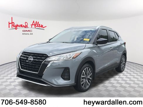 Used 2023 Nissan Kicks SV FWD image 1