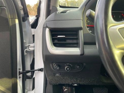 Used 2022 GMC Terrain SLT w/ Infotainment Package II image 15