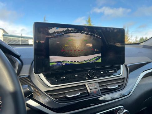 Used 2025 Nissan Altima 2.5 SR w/ SR Premium Package image 19