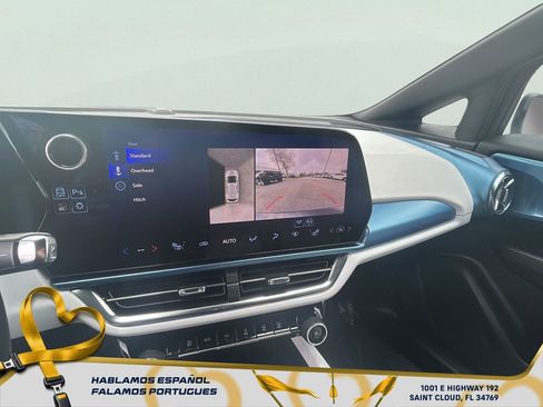 Certified 2025 Chevrolet Equinox EV LT image 18