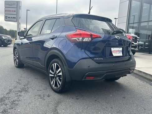 Used 2020 Nissan Kicks SV image 8