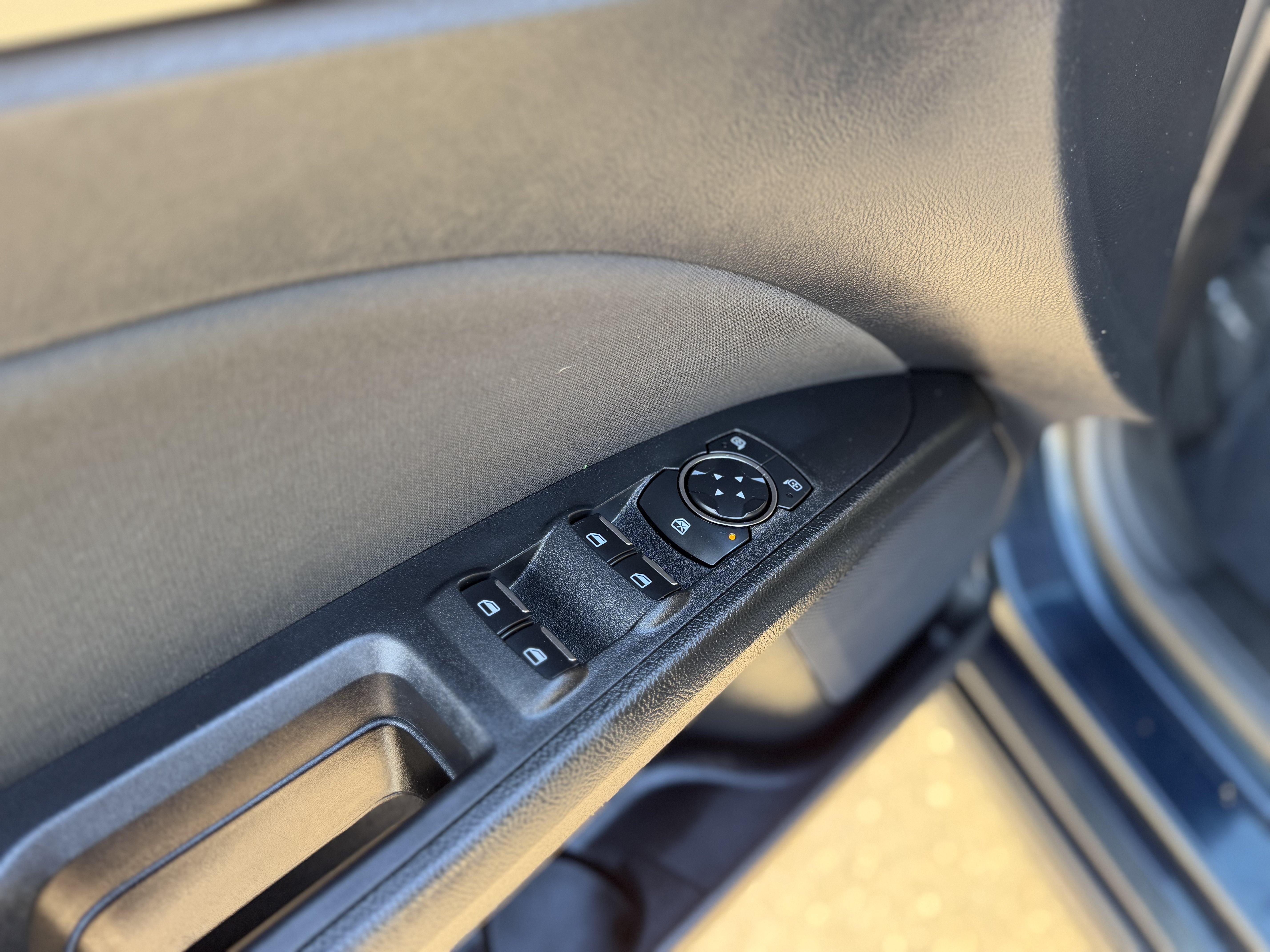 Used 2020 Ford Fusion SE FWD image 13