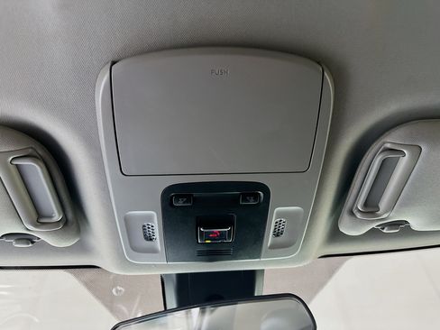 Used 2023 Toyota Camry SE FWD image 18