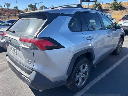 Used 2022 Toyota RAV4 XLE AWD/4WD image 6