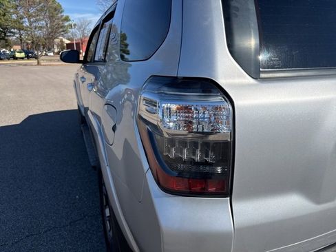 Used 2019 Toyota 4Runner TRD Off-Road Premium image 16