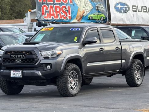 Used 2016 Toyota Tacoma TRD Sport image 8