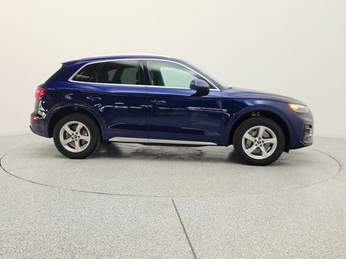 Used 2023 Audi Q5 2.0T Premium w/ Convenience Package AWD/4WD image 4