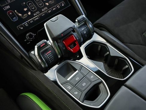 Used 2024 Lamborghini Urus S AWD/4WD image 8