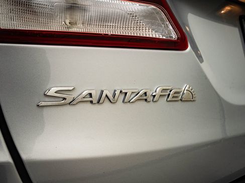 Used 2017 Hyundai Santa Fe Limited image 19