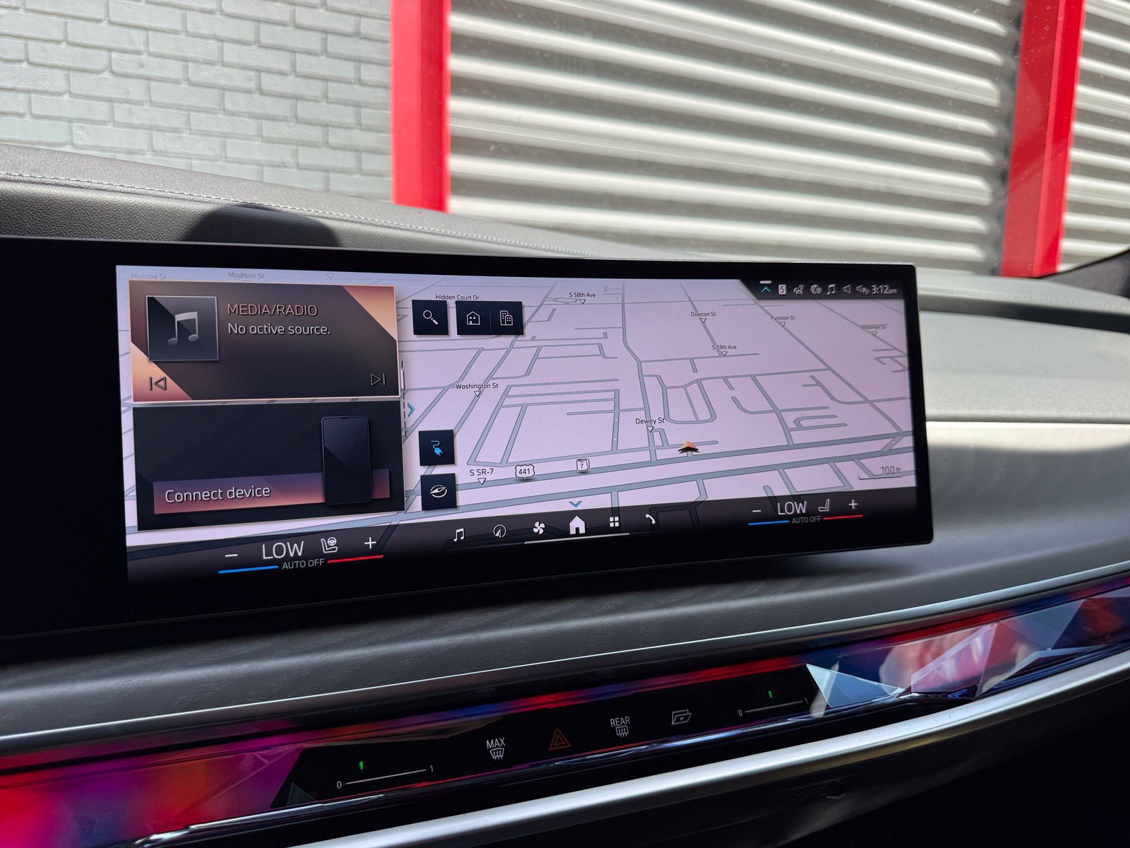 Used 2023 BMW i7 xDrive60 AWD/4WD image 32