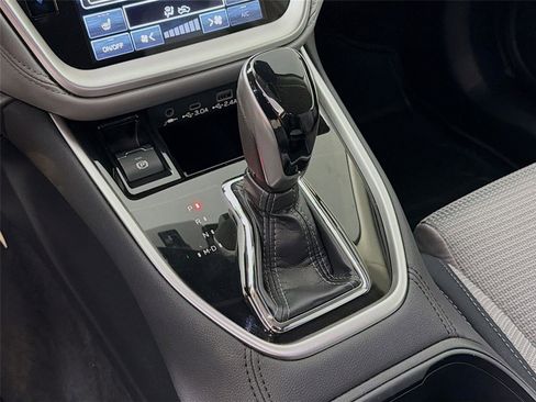 Certified 2025 Subaru Outback Premium w/ Popular Package #1A image 17