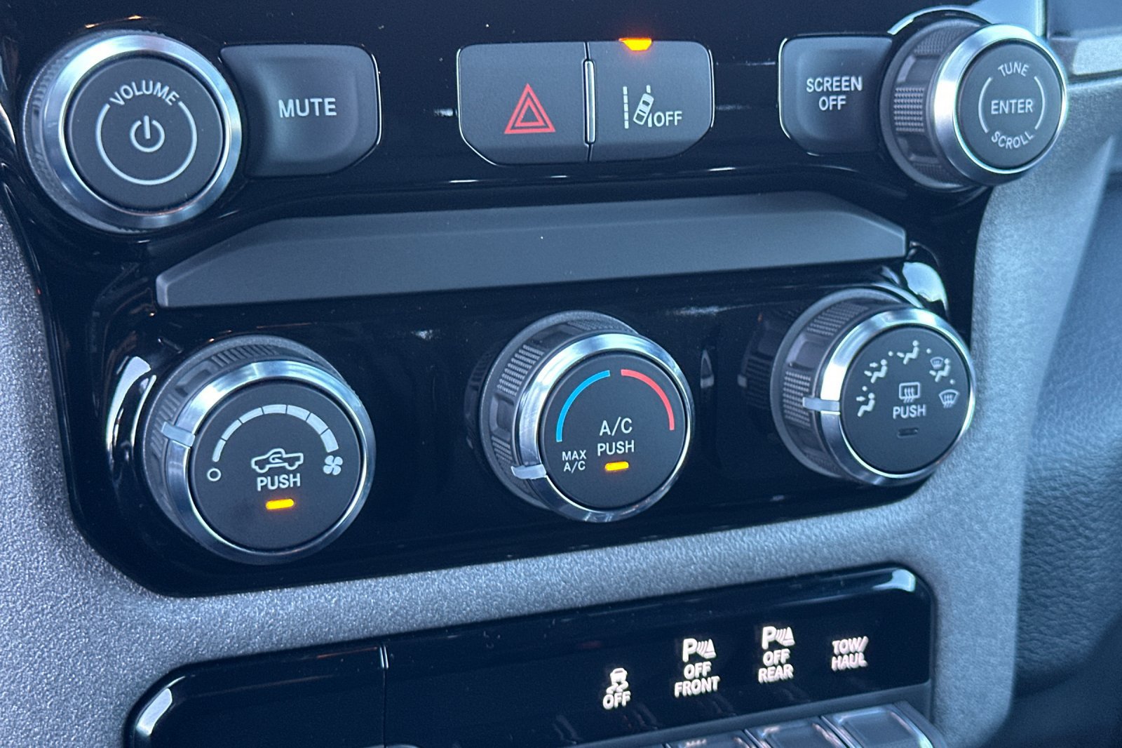 New 2026 RAM 1500 Tradesman AWD/4WD image 19