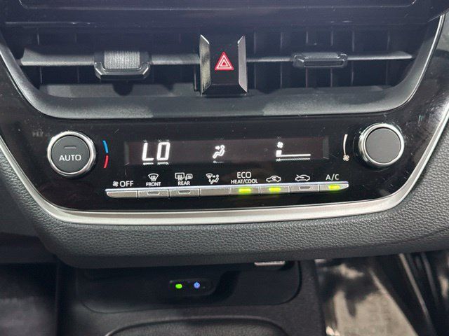 Used 2024 Toyota Corolla LE w/ LE Premium Package FWD image 17