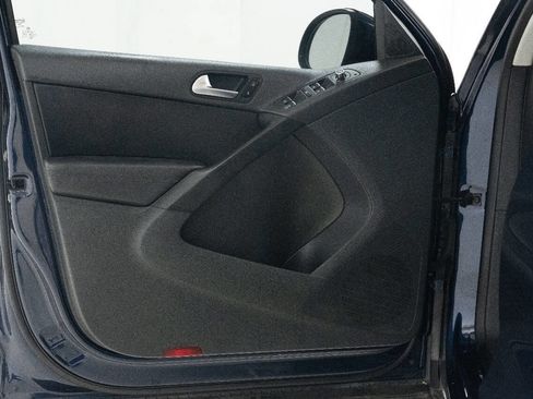 Used 2013 Volkswagen Tiguan SE image 27