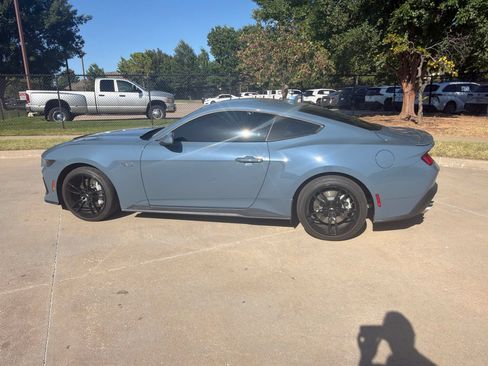 Used 2025 Ford Mustang GT Premium RWD image 1