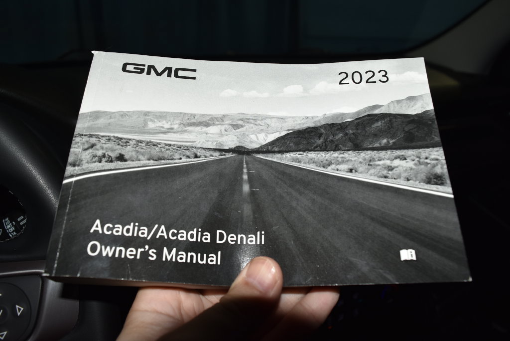 Used 2023 GMC Acadia AT4 w/ Trailering Package AWD/4WD image 11