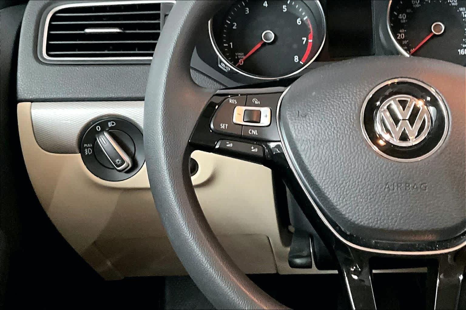 Used 2018 Volkswagen Jetta Wolfsburg Edition FWD image 23