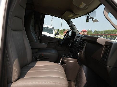 New 2025 Chevrolet Express 2500 w/ Communications Package RWD image 20