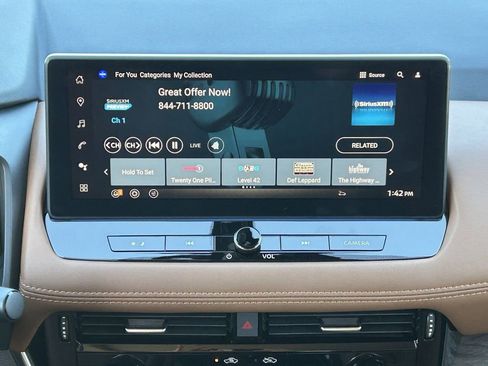 New 2026 Nissan Rogue Platinum image 13