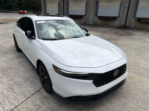 Used 2025 Honda Accord SE image 15
