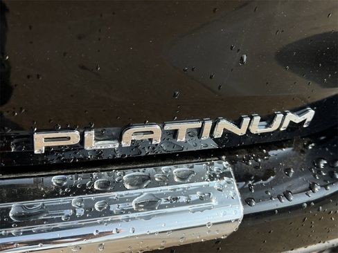 Used 2021 Toyota Highlander Platinum image 6