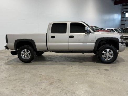 Used 2005 GMC Sierra 2500 SLE w/ Heavy-Duty Power Package AWD/4WD image 7