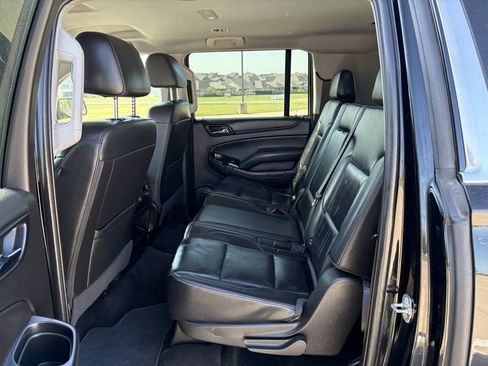 Used 2018 Chevrolet Suburban LT RWD image 16