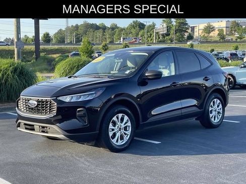Used 2025 Ford Escape Active AWD/4WD image 3