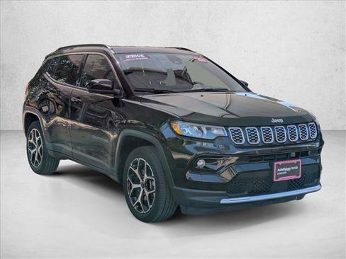 Used 2025 Jeep Compass Limited AWD/4WD image 3