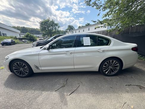 Used 2023 BMW 530i xDrive w/ Premium Package AWD/4WD image 12
