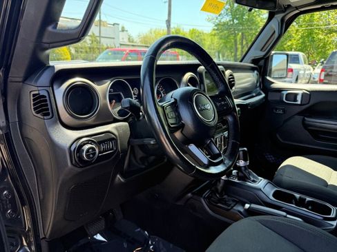 Used 2020 Jeep Gladiator Sport w/ Quick Order Package 24S AWD/4WD image 11