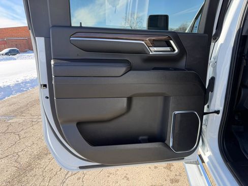 Used 2024 Chevrolet Silverado 2500 LT image 32