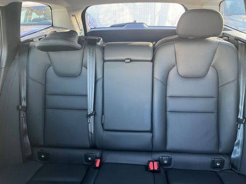 Used 2025 Volvo V60 B5 Cross Country Plus image 39