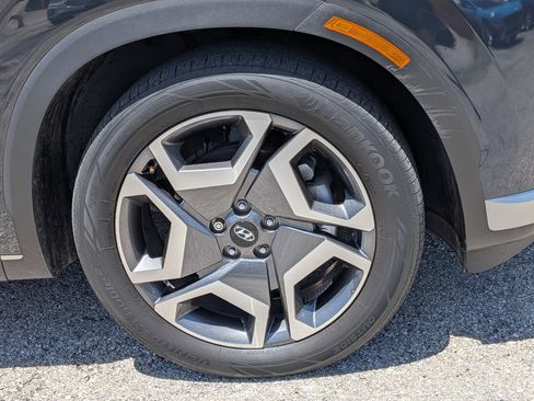 Used 2024 Hyundai Palisade Limited FWD image 11