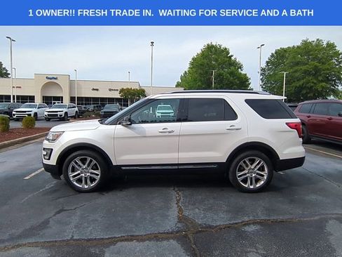 Used 2016 Ford Explorer XLT w/ Equipment Group 202A AWD/4WD image 2