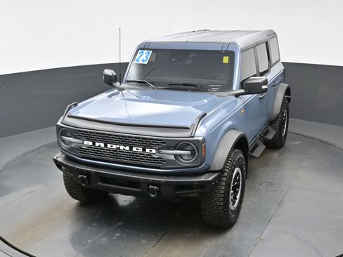 Used 2023 Ford Bronco Badlands image 32