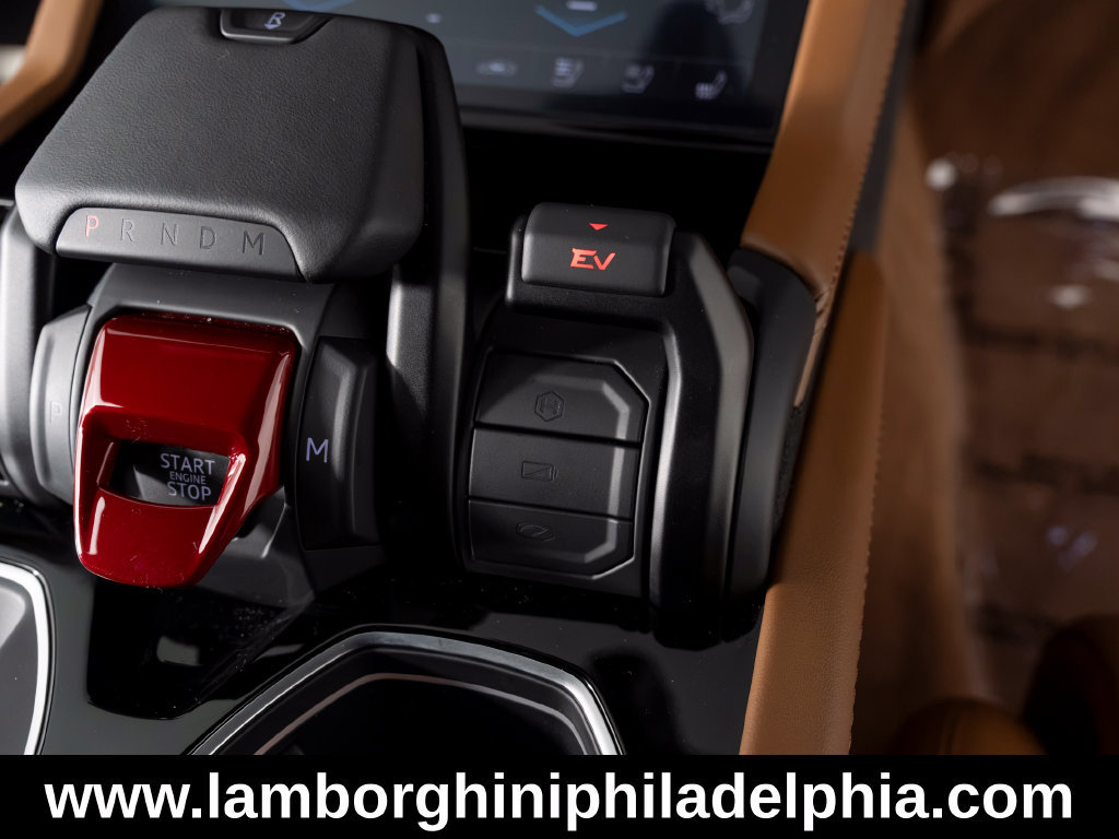 Used 2025 Lamborghini Urus SE AWD/4WD image 27