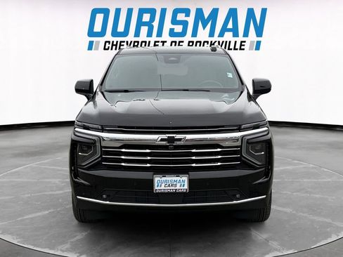 Used 2025 Chevrolet Suburban LT w/ Comfort Package image 8