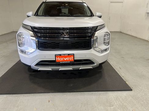 Used 2024 Mitsubishi Outlander SE image 28